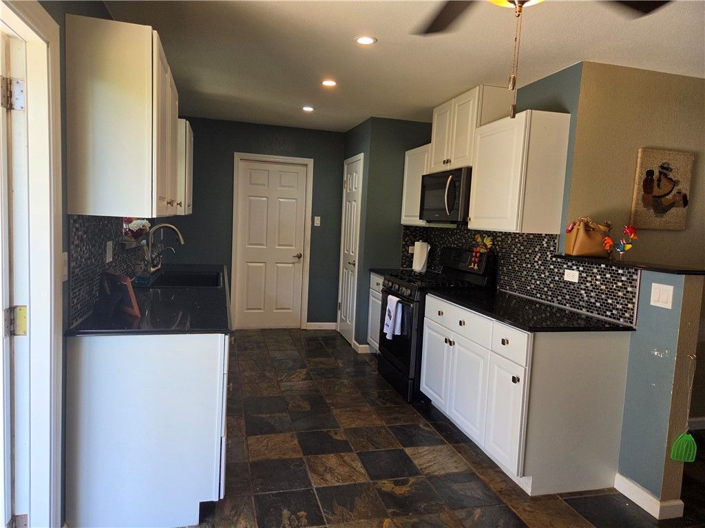 321 Juniper Dr, Corpus Christi, TX 78418 — photo 4