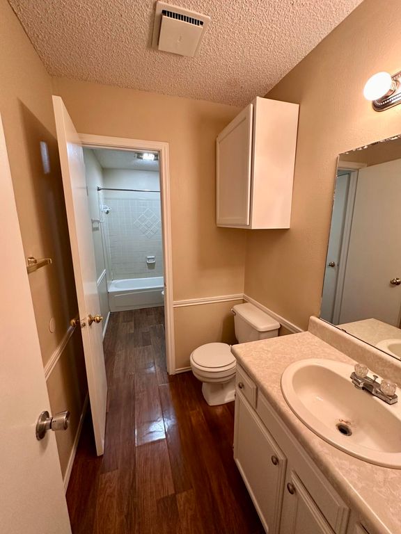 Image 10 of property listing at 1418 Lindell Court, San Angelo, TX 76901