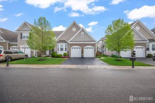 5 Traditions Place, Monroe, NJ 08831