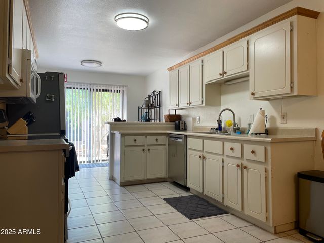 455 S DELAWARE Drive 171, Apache Junction, AZ 85120