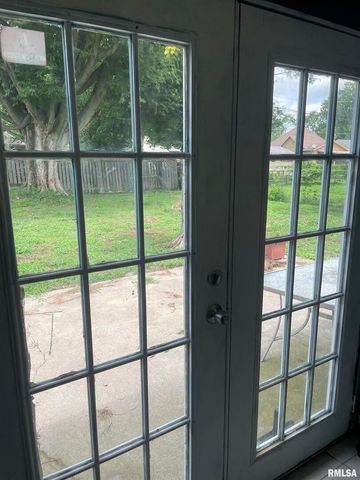 1005 E ELM Street, West Frankfort, IL 62896