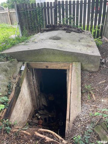 1005 E ELM Street, West Frankfort, IL 62896