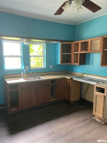 1005 E ELM Street, West Frankfort, IL 62896