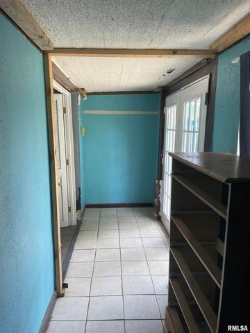 1005 E ELM Street, West Frankfort, IL 62896