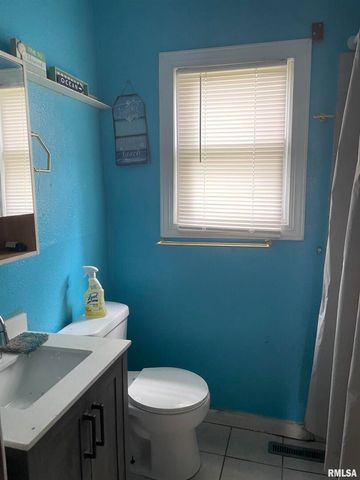 1005 E ELM Street, West Frankfort, IL 62896