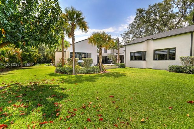 6121 SW 104th St, Pinecrest, FL 33156