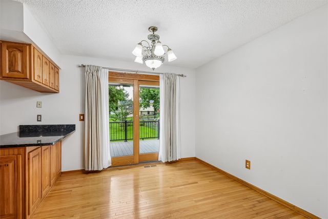 8212 Parkview Drive, Urbandale, IA 50322