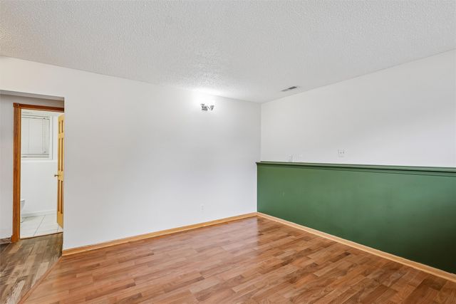 8212 Parkview Drive, Urbandale, IA 50322