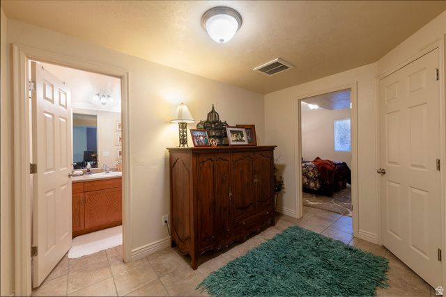 4681 W PALE MOON LN, South Jordan, UT 84009