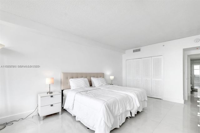 5601 Collins Ave 925, Miami Beach, FL 33140