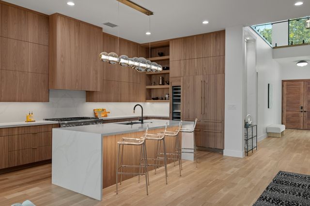 6231 McCommas Boulevard, Dallas, TX 75214