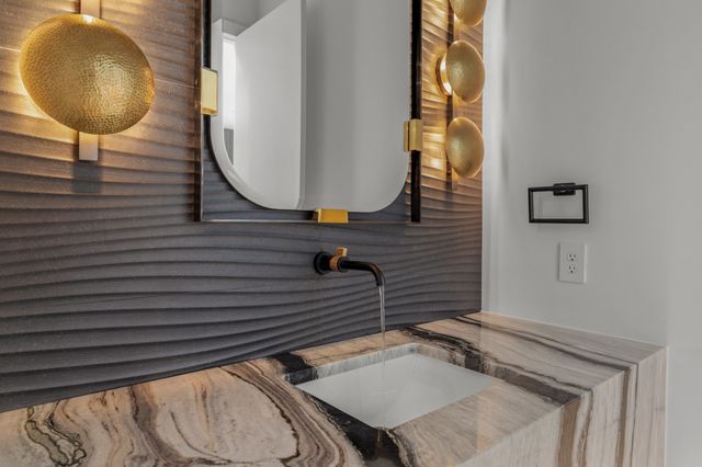 6231 McCommas Boulevard, Dallas, TX 75214