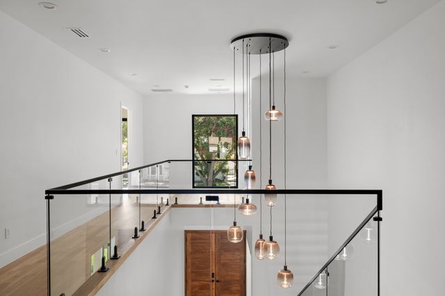 6231 McCommas Boulevard, Dallas, TX 75214