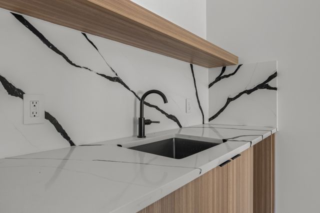 6231 McCommas Boulevard, Dallas, TX 75214