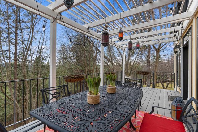 1525 E Westminster Ln, Spokane, WA 99223