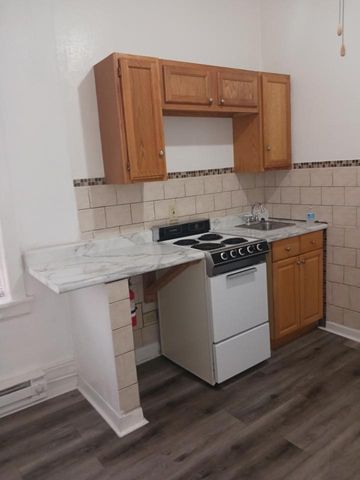 3920 N Broadway Street 302, Chicago, IL 60613