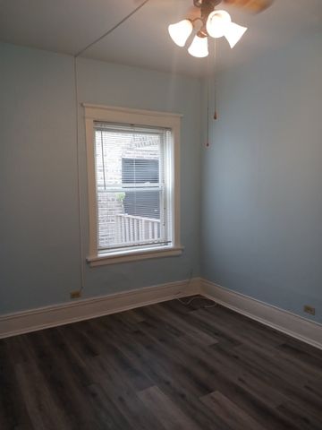 3920 N Broadway Street 302, Chicago, IL 60613