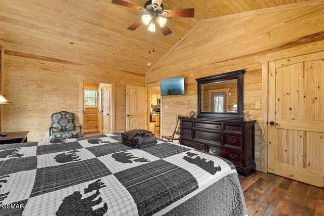 3393 Grand Country Drive, Cosby, TN 37722