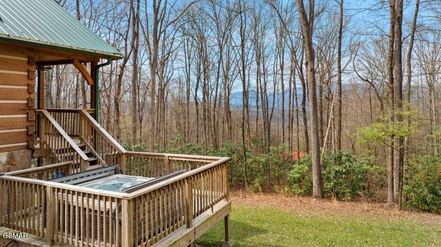 3393 Grand Country Drive, Cosby, TN 37722