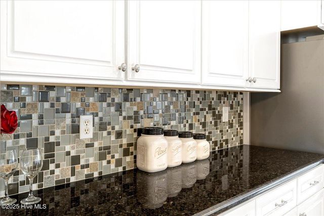 812 Winding Oak Way, Clayton, NC 27520