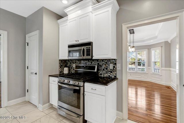 812 Winding Oak Way, Clayton, NC 27520