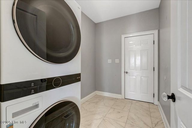 812 Winding Oak Way, Clayton, NC 27520