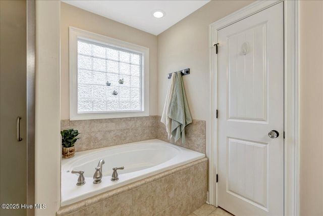 812 Winding Oak Way, Clayton, NC 27520