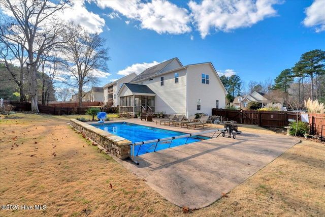 812 Winding Oak Way, Clayton, NC 27520