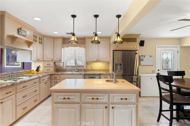 11116 Wayfield Road, Riverside, CA 92505