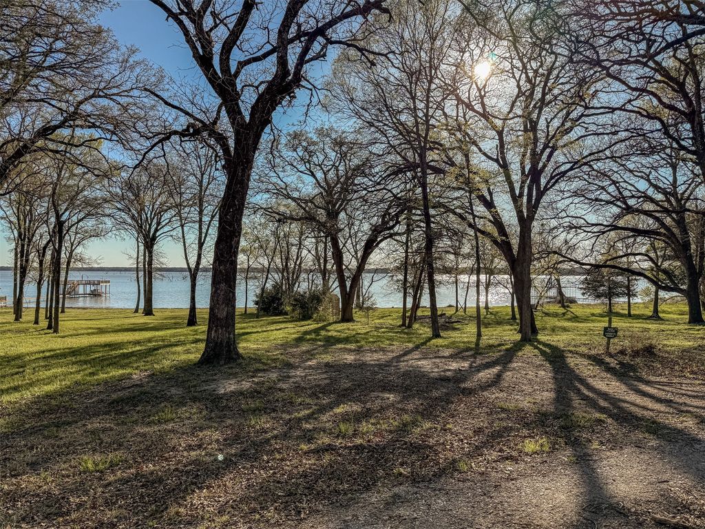 2100 S Oaks Lane, Lone Oak, TX 75453
