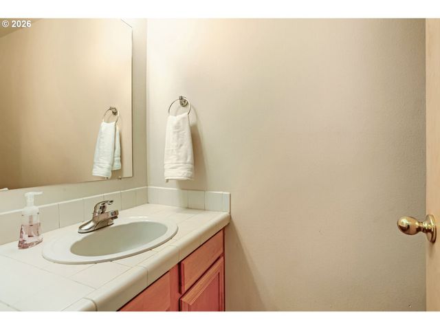 2539 Se 141ST Ave 2, Portland, OR 97236
