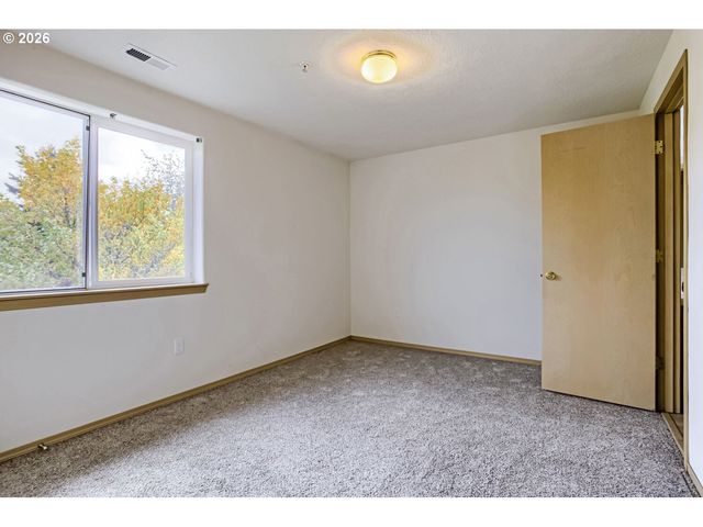 2539 Se 141ST Ave 2, Portland, OR 97236
