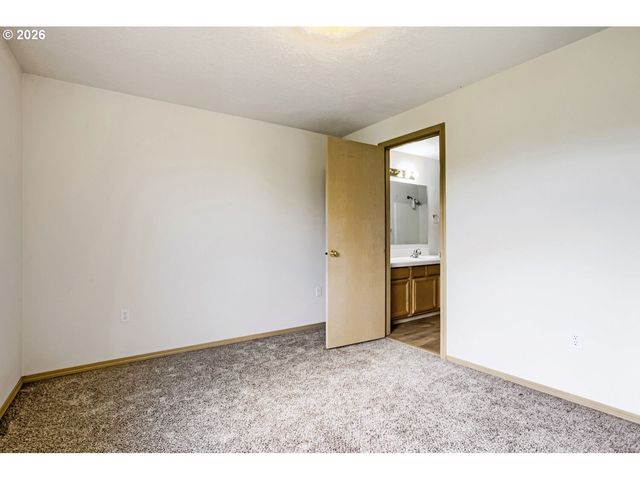2539 Se 141ST Ave 2, Portland, OR 97236