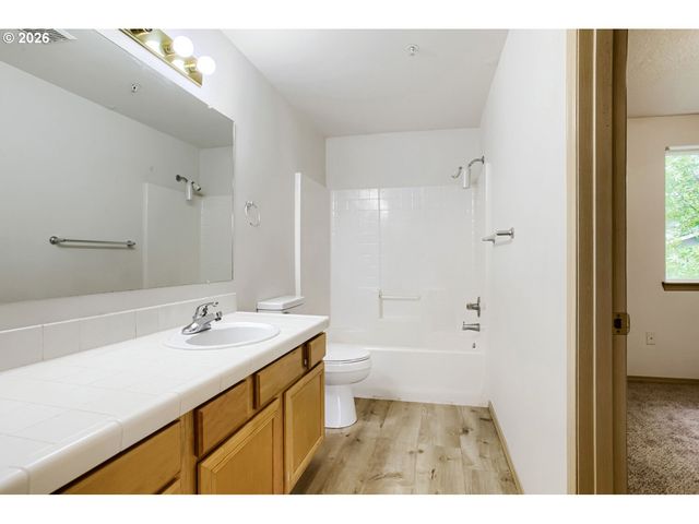 2539 Se 141ST Ave 2, Portland, OR 97236