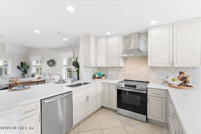 320 VILLAGE Drive D, St. Augustine, FL 32084