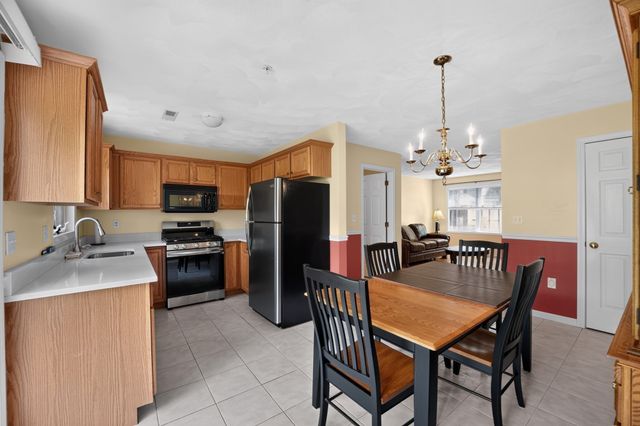 78 Fairway Dr 78, Tewksbury, MA 01876