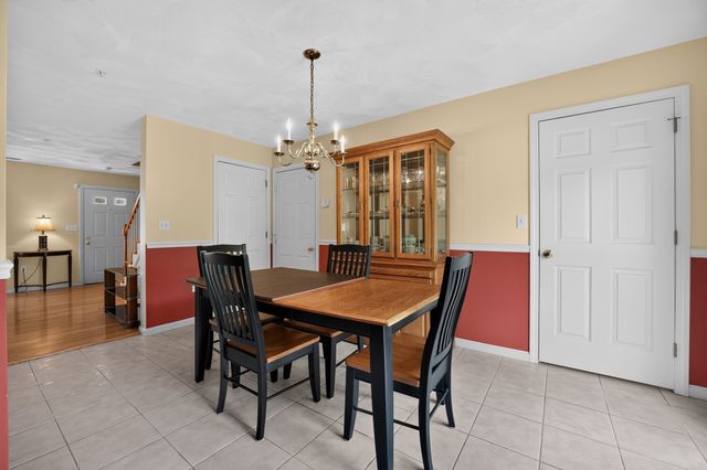 78 Fairway Dr 78, Tewksbury, MA 01876