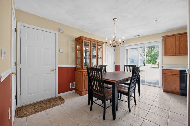 78 Fairway Dr 78, Tewksbury, MA 01876