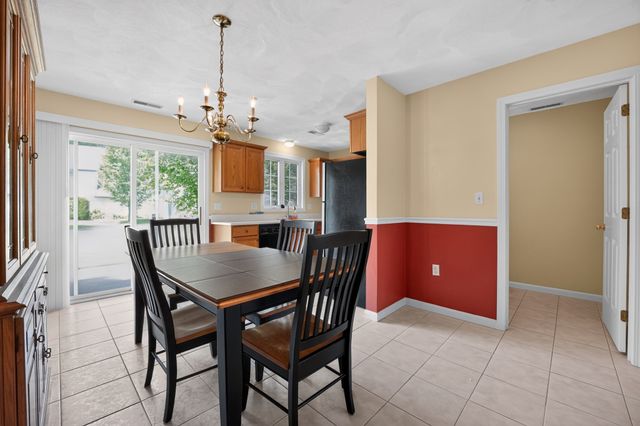 78 Fairway Dr 78, Tewksbury, MA 01876