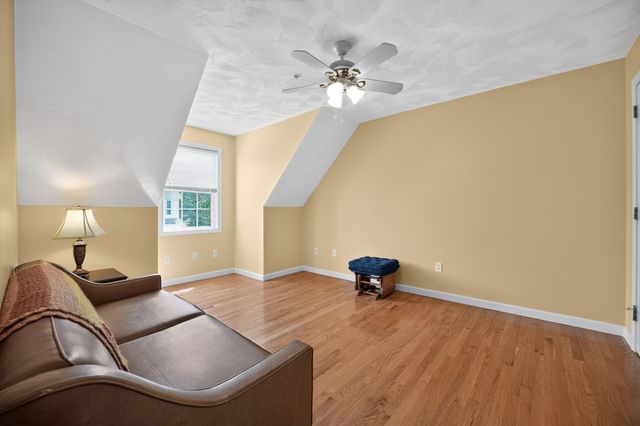 78 Fairway Dr 78, Tewksbury, MA 01876