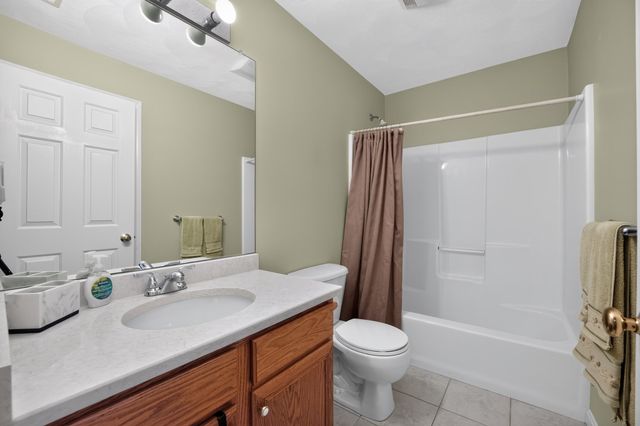 78 Fairway Dr 78, Tewksbury, MA 01876