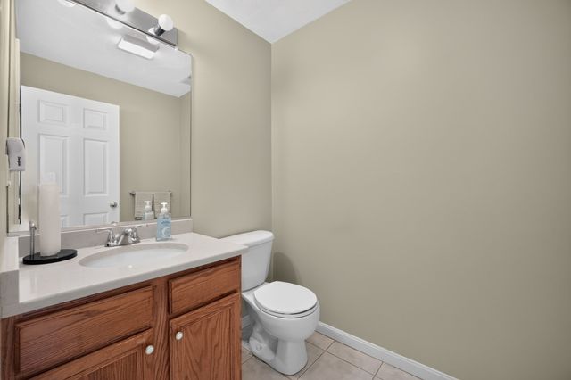 78 Fairway Dr 78, Tewksbury, MA 01876