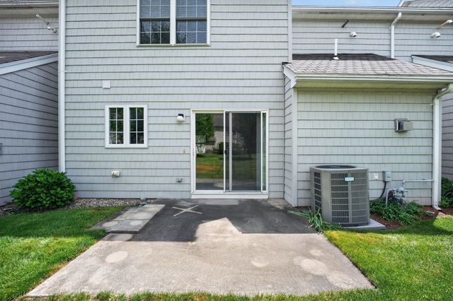 78 Fairway Dr 78, Tewksbury, MA 01876
