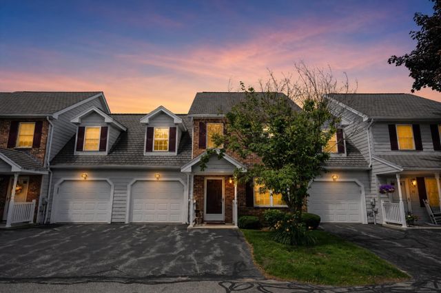 78 Fairway Dr 78, Tewksbury, MA 01876