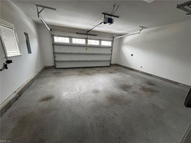 4213 Archstone DR, Virginia Beach, VA 23456