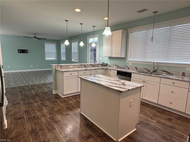 4213 Archstone DR, Virginia Beach, VA 23456