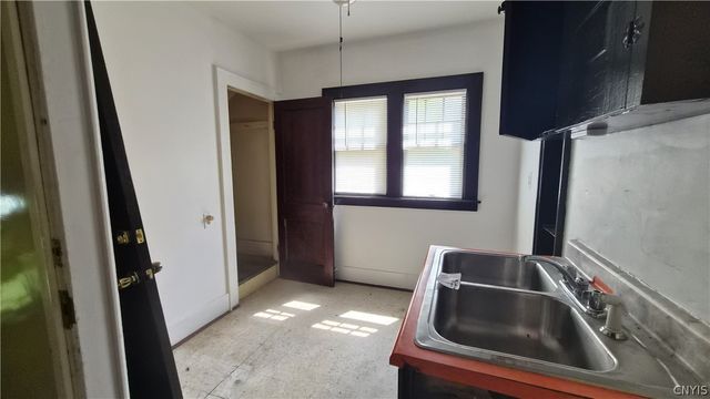 144 Wente, Syracuse, NY 13207