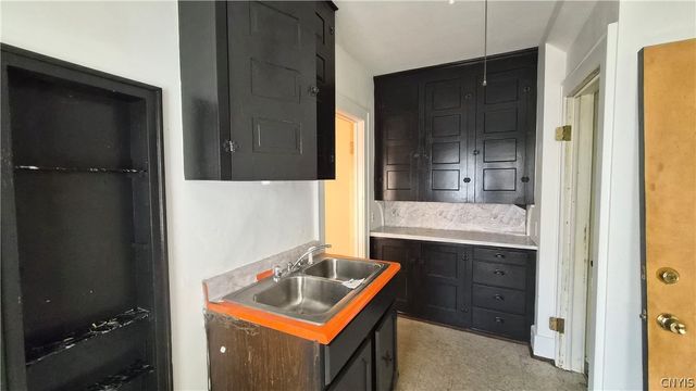 144 Wente, Syracuse, NY 13207