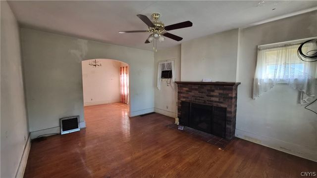 144 Wente, Syracuse, NY 13207