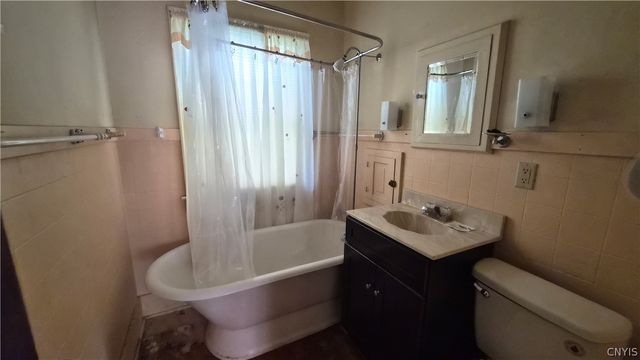 144 Wente, Syracuse, NY 13207